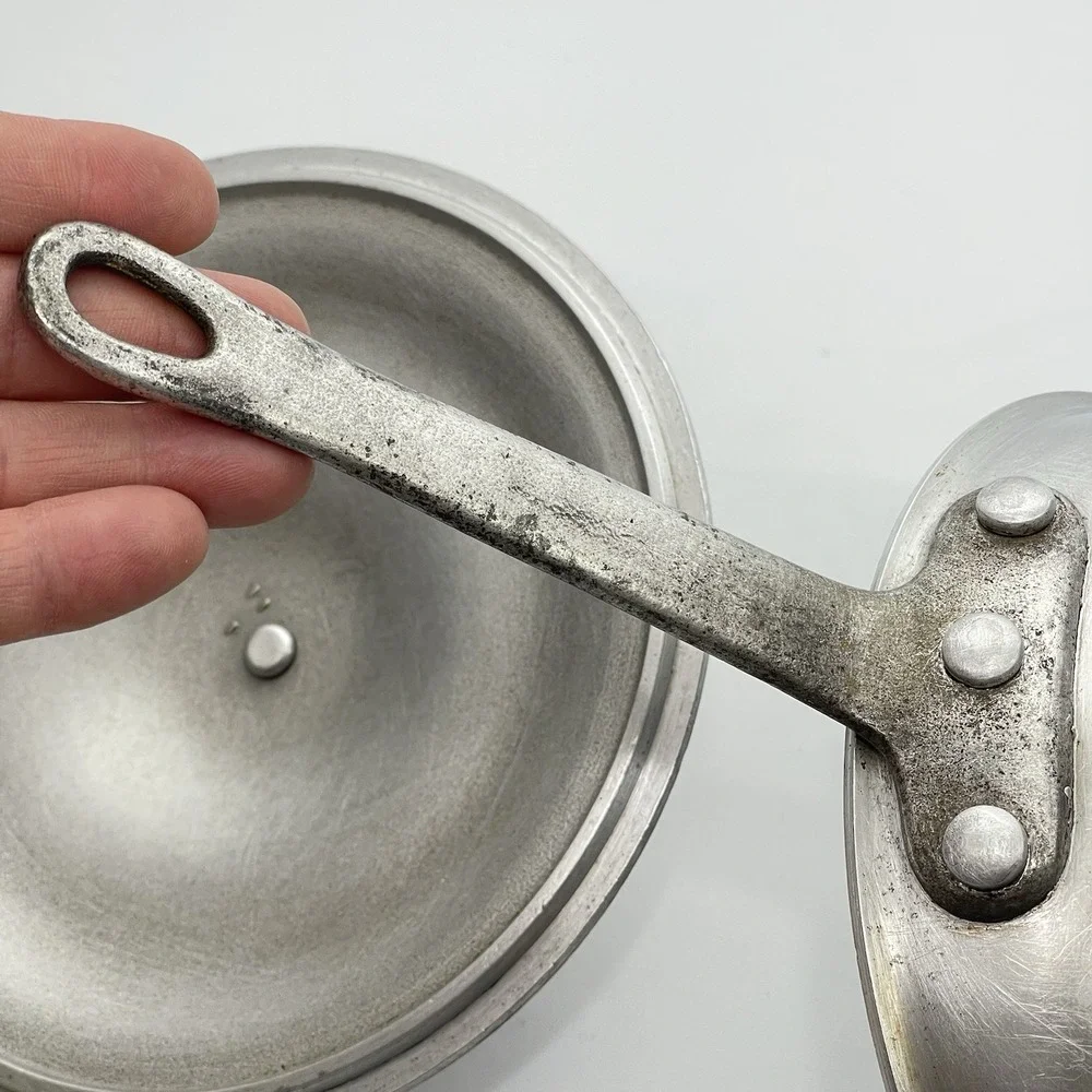 Vintage 1950s WEAR-EVER Aluminum NSF 7.5